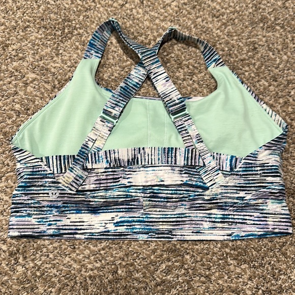 Lululemon bra size 10 - Picture 2 of 5